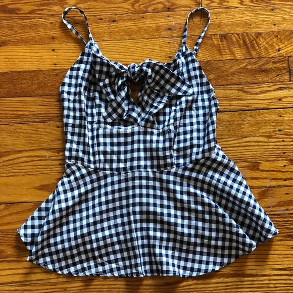 Tops - Tank top with tie in the front